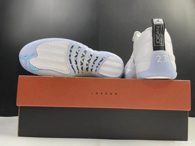 DB0733-190 12 RETRO EASTER AIR JORDAN LOW (2021) 0821